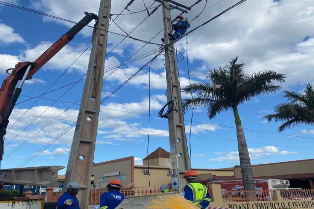 Reposição da linha de energia da estação de tratamento de água de Umbeluzi